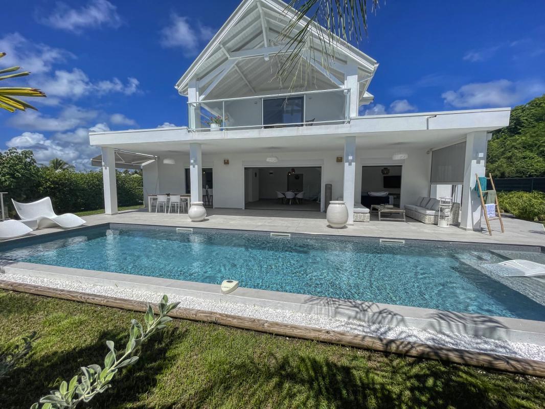 3 Location villa piscine accès plage Saint François Guadeloupe_piscine
